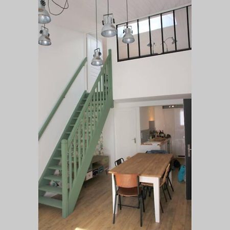 Superbe Duplex De 70M2 Avec 2 Chambres En Hyper Centre Au Calme Sur Cour Classe 3 Etoiles Avec Parking En Option La Rochelle  Kültér fotó