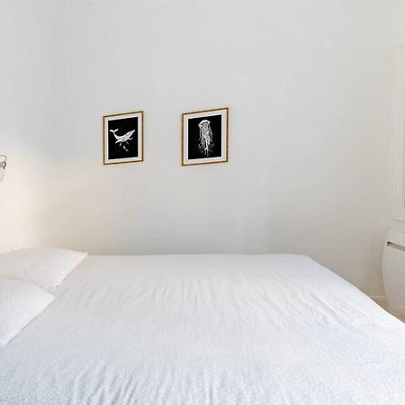 Superbe Duplex De 70M2 Avec 2 Chambres En Hyper Centre Au Calme Sur Cour Classe 3 Etoiles Avec Parking En Option La Rochelle  Kültér fotó