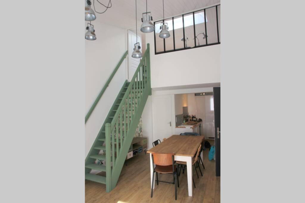 Superbe Duplex De 70M2 Avec 2 Chambres En Hyper Centre Au Calme Sur Cour Classe 3 Etoiles Avec Parking En Option La Rochelle  Kültér fotó