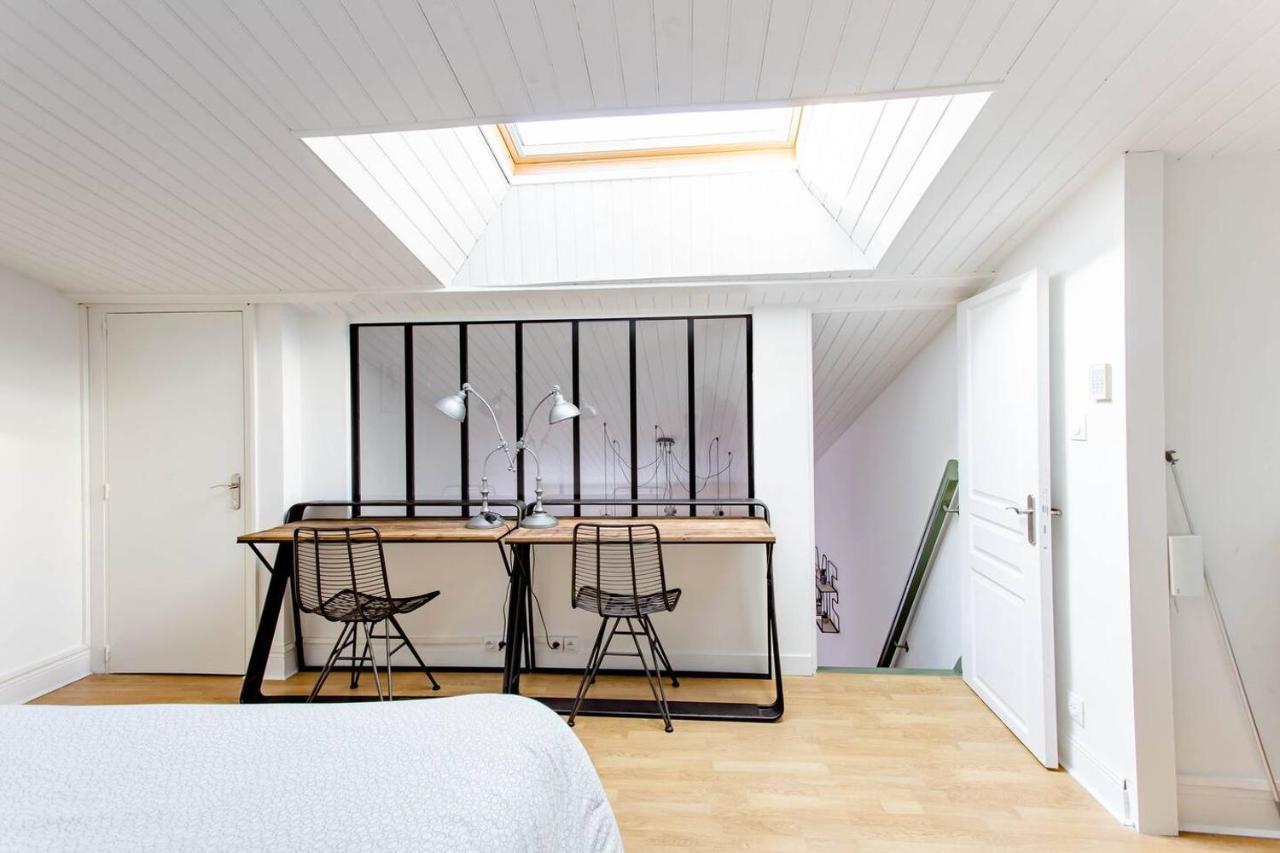 Superbe Duplex De 70M2 Avec 2 Chambres En Hyper Centre Au Calme Sur Cour Classe 3 Etoiles Avec Parking En Option La Rochelle  Kültér fotó