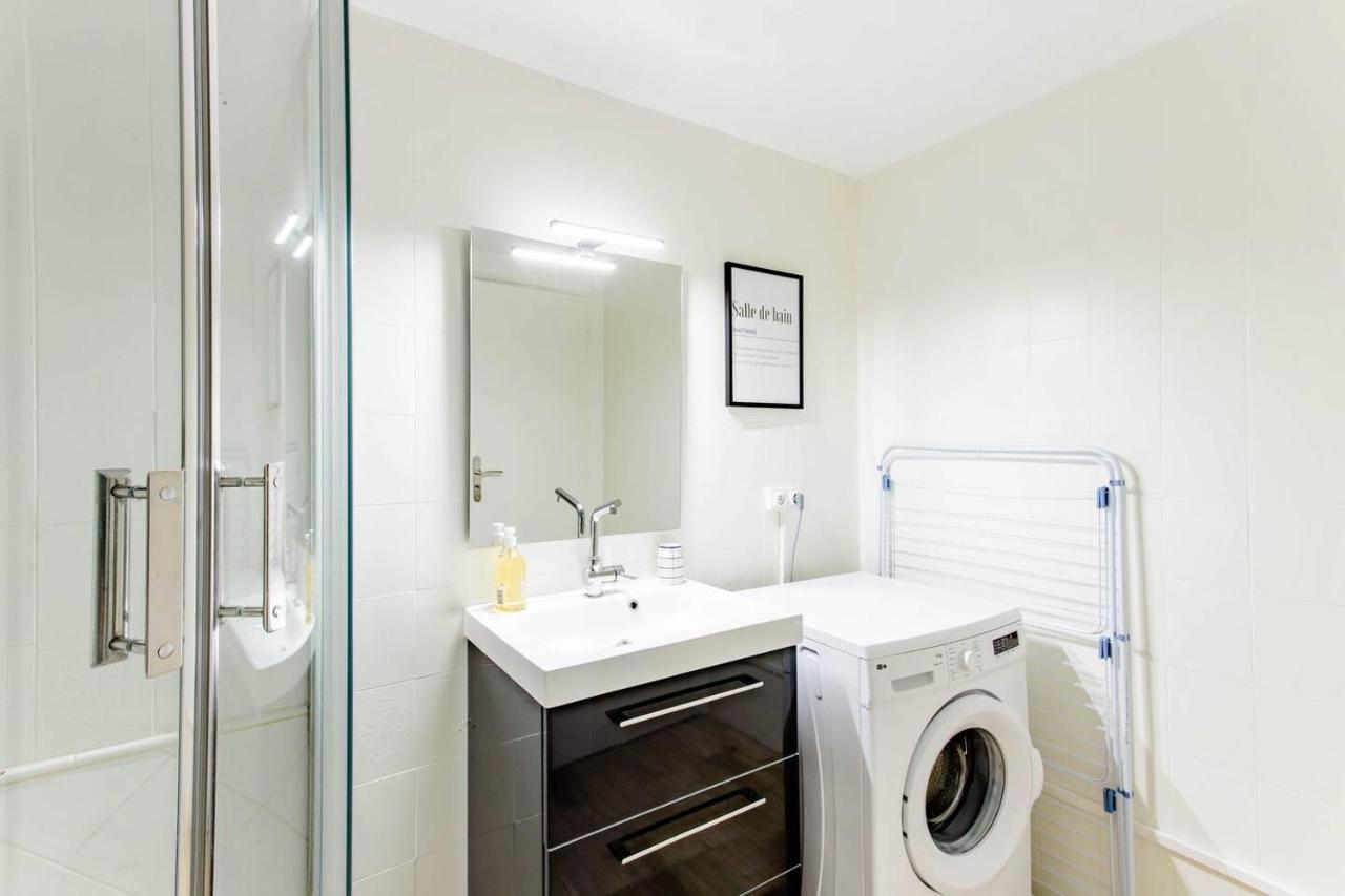 Superbe Duplex De 70M2 Avec 2 Chambres En Hyper Centre Au Calme Sur Cour Classe 3 Etoiles Avec Parking En Option La Rochelle  Kültér fotó
