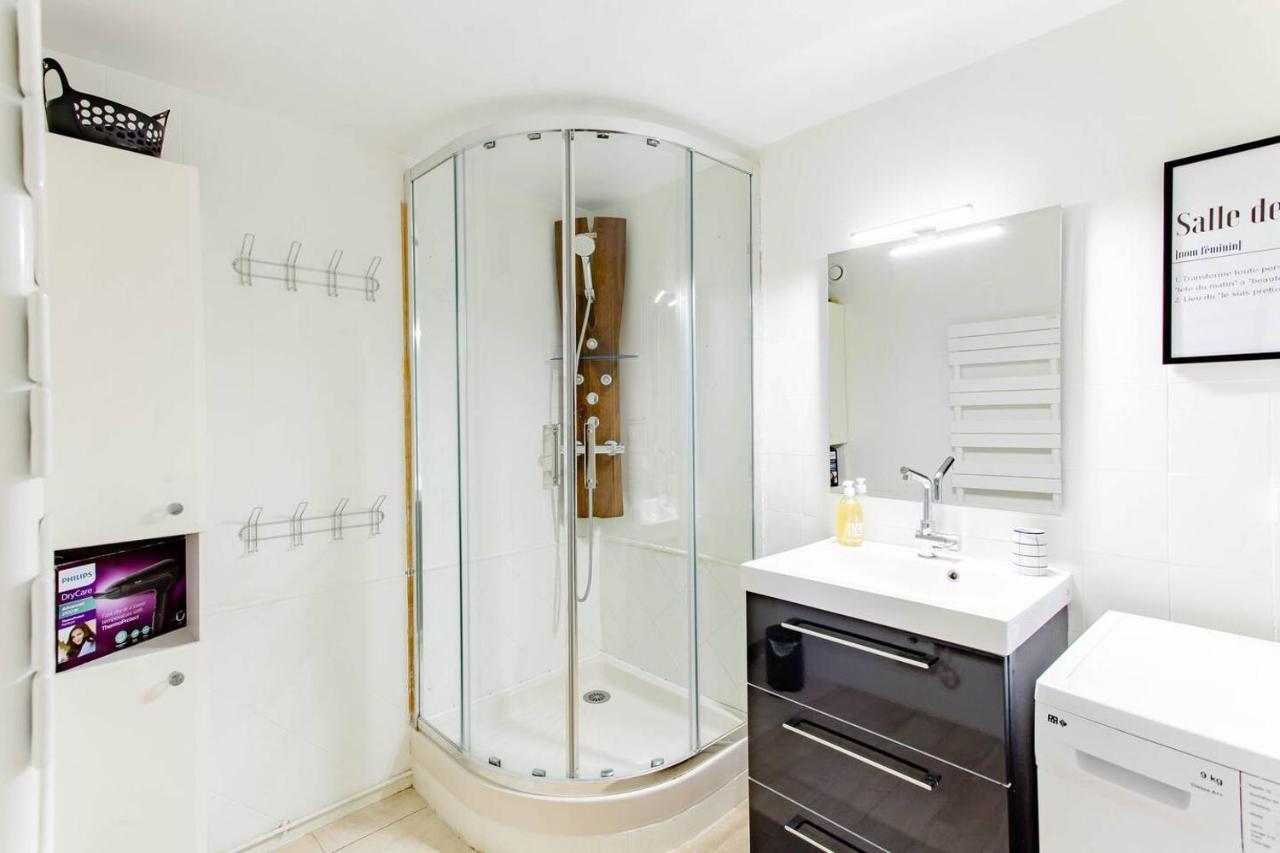 Superbe Duplex De 70M2 Avec 2 Chambres En Hyper Centre Au Calme Sur Cour Classe 3 Etoiles Avec Parking En Option La Rochelle  Kültér fotó