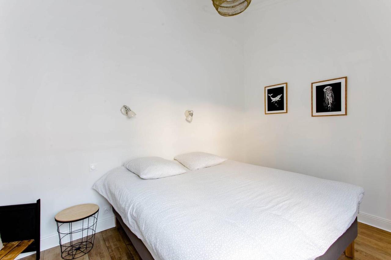 Superbe Duplex De 70M2 Avec 2 Chambres En Hyper Centre Au Calme Sur Cour Classe 3 Etoiles Avec Parking En Option La Rochelle  Kültér fotó