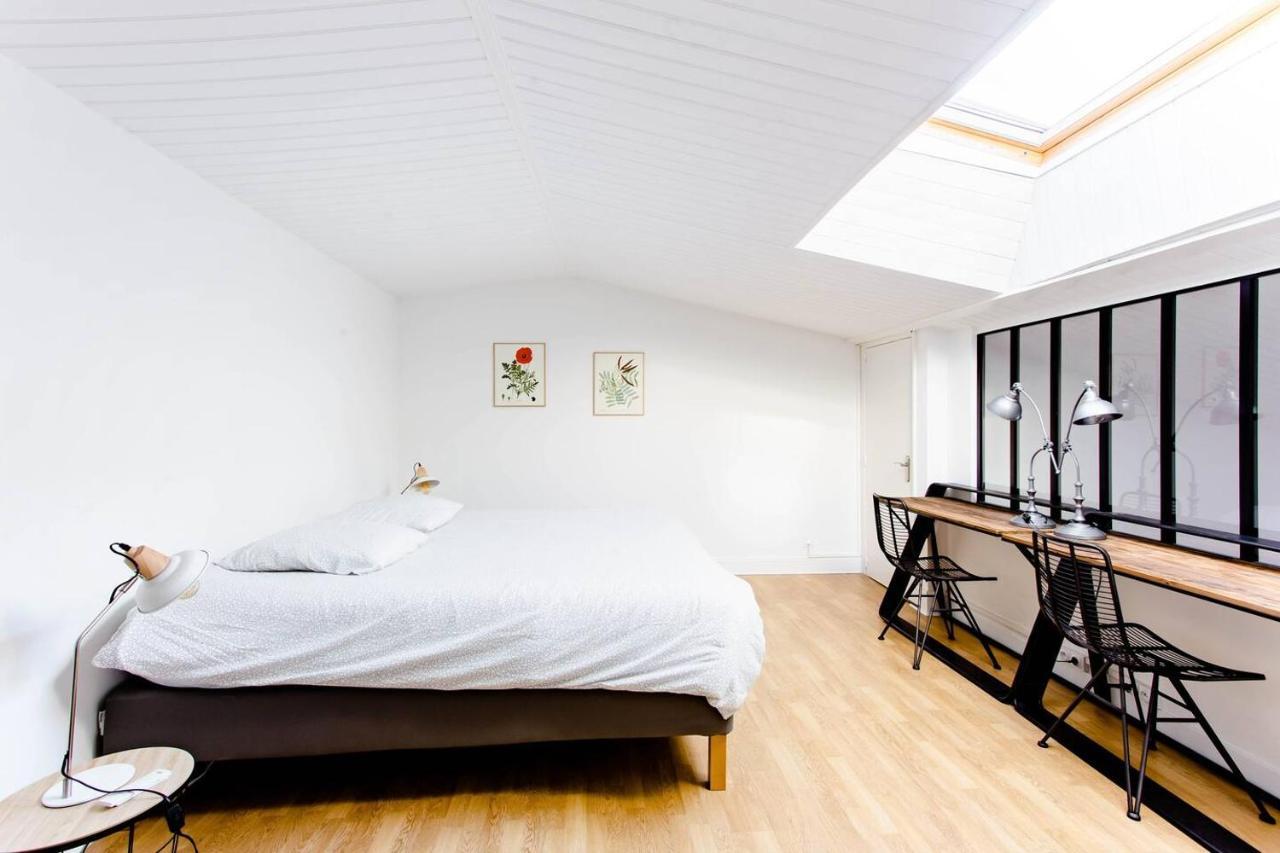 Superbe Duplex De 70M2 Avec 2 Chambres En Hyper Centre Au Calme Sur Cour Classe 3 Etoiles Avec Parking En Option La Rochelle  Kültér fotó